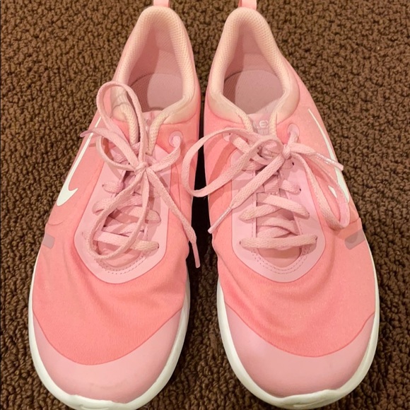 Pink nike sneakers - Picture 2 of 4